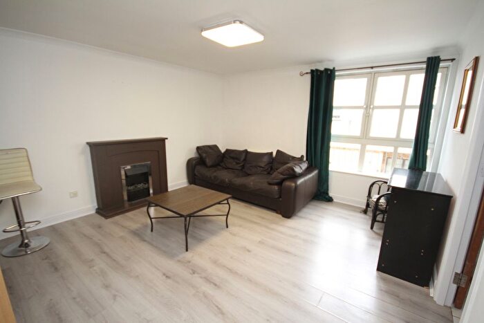 2 Bedroom Flat To Rent In Old Tolbooth Wynd, Canongate, Edinburgh, EH8