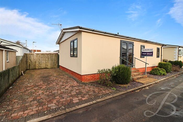 2 Bedroom Mobile/park Home For Sale In Plot Riverdale Park, Staveley, S43