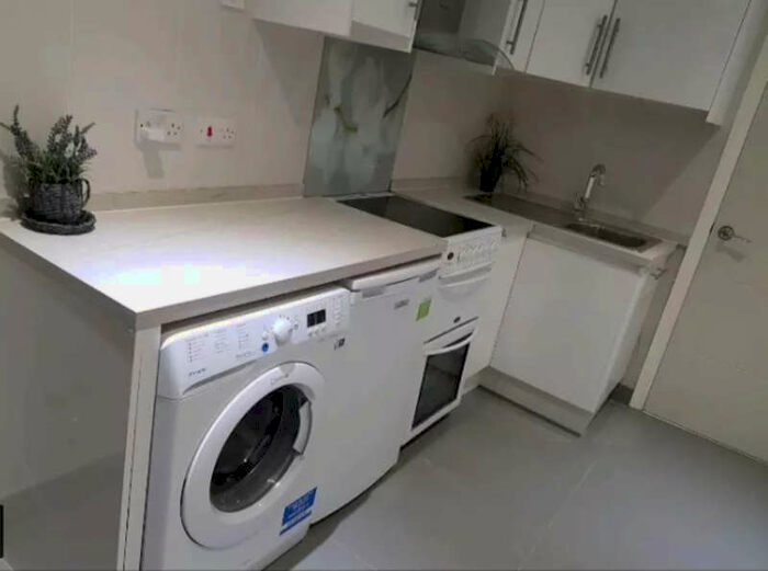 1 Bedroom Flat To Rent In Moray Avenue, Hayes, UB3