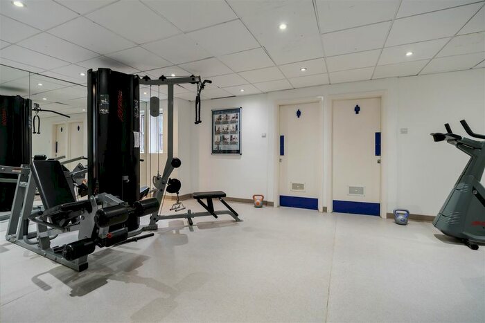 1 Bedroom Flat For Sale In Dolphin Court, High Wycombe, HP11