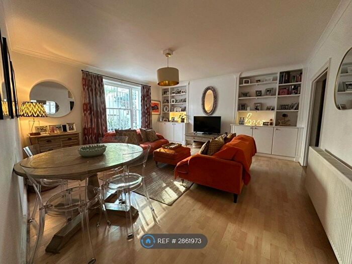 2 Bedroom Flat To Rent In Earls Court, London, SW5