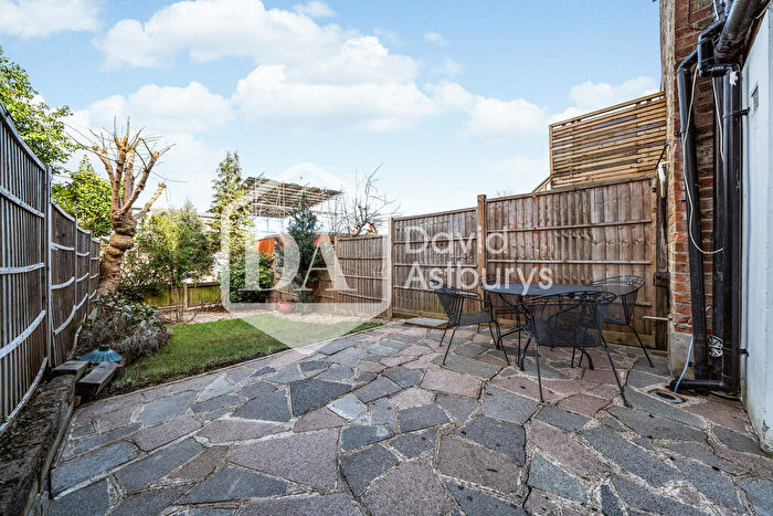 2 Bedroom Flat To Rent In Woodland Gardens, Muswell Hill, London, N10