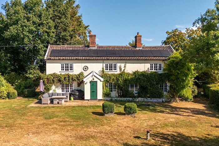 4 Bedroom Detached House For Sale In Laxfield Road, Stradbroke, IP21
