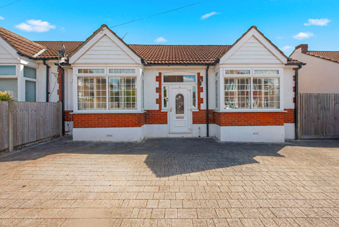 3 Bedroom Semi-Detached Bungalow For Sale In Laburnum Avenue, Drayton, PO6