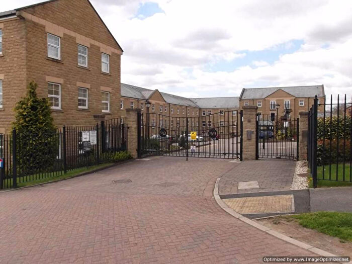 2 Bedroom Apartment To Rent In Stoneleigh Court, Leeds, West Yorkshire, LS17