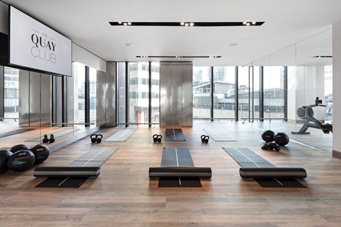 1 Bedroom Apartment For Sale In South Quay Plaza, Canary Wharf, London, E14