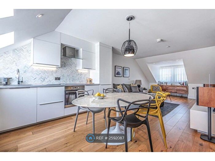 2 Bedroom Maisonette To Rent In Aston Road, London, SW20