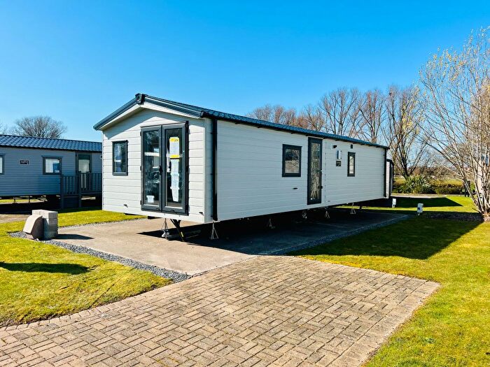 2 Bedroom Lodge For Sale In Hull Road, Woodmansey, Beverley, HU17