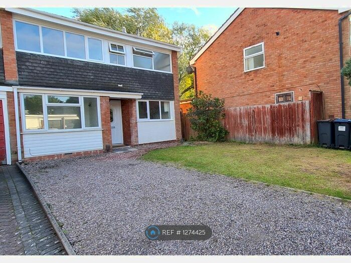 4 Bedroom Semi-Detached House To Rent In Derry Close, Birmingham, B17