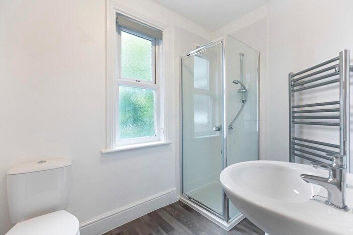 5 Bedroom House To Rent In Queens Road, Beeston, Nottingham, Nottinghamshire, NG9
