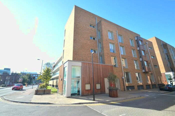 2 Bedroom Flat To Rent In Lea House, Kidwells Close, Maidenhead, Berkshire, SL6