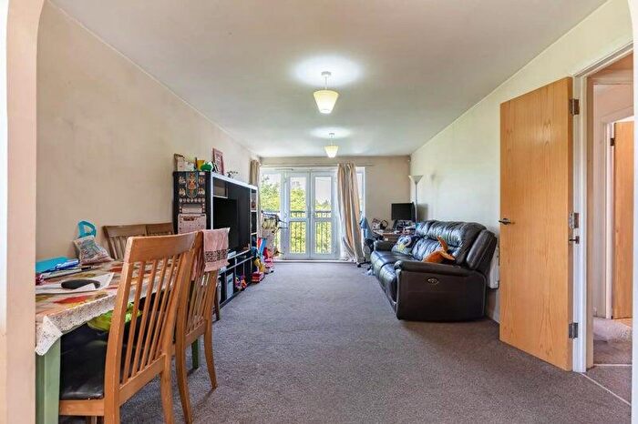 1 Bedroom Flat To Rent In Southern Place, Greenford Road, Sudbury, Harrow, HA1
