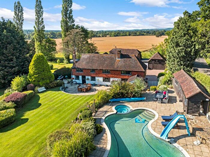 5 Bedroom Detached House For Sale In Alfold Road, Cranleigh, GU6