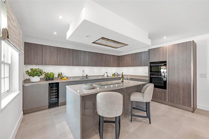 4 Bedroom Terraced House For Sale In Dark Lane, Great Warley, Brentwood, CM14