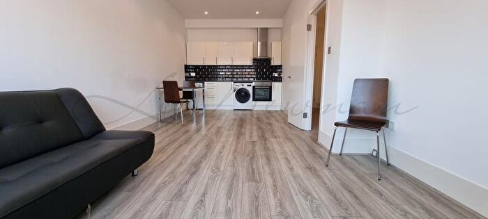 1 Bedroom Flat To Rent In Market Place, Wokingham, RG40