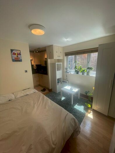 Studio To Rent In Chatsworth Road, London, E5