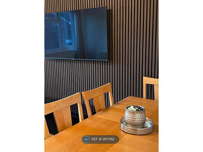 1 Bedroom Flat To Rent In Cherryton Walk, Manchester, M13