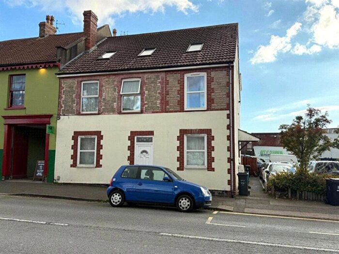 2 Bedroom Flat For Sale In Lodge Causeway, Bristol, BS16