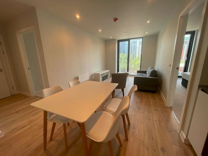 2 Bedroom Flat To Rent In Aspin Lane, Manchester, M4