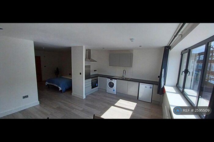 1 Bedroom Flat To Rent In Princes Street, Stafford, ST16