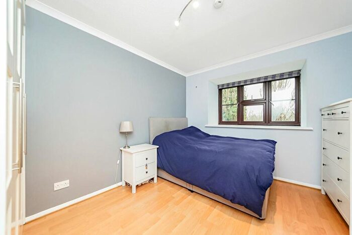 1 Bedroom Flat To Rent In Orchid Close, Abridge, RM4
