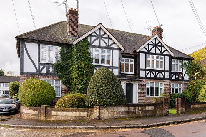 2 Bedroom Flat For Sale In Algers Road, Loughton, IG10