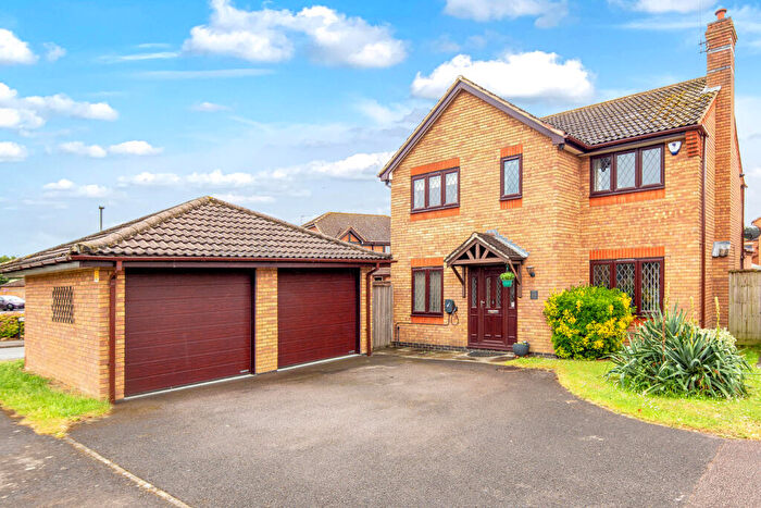 4 Bedroom Detached House For Sale In Ravencroft, Bicester, Oxfordshire, OX26