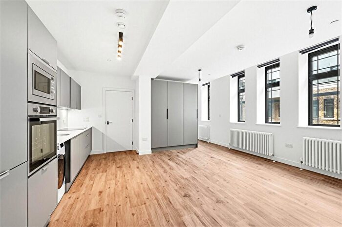 Apartment To Rent In Barking Road, London, E6