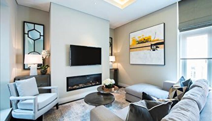 2 Bedroom Flat To Rent In Green Street, London, W1K