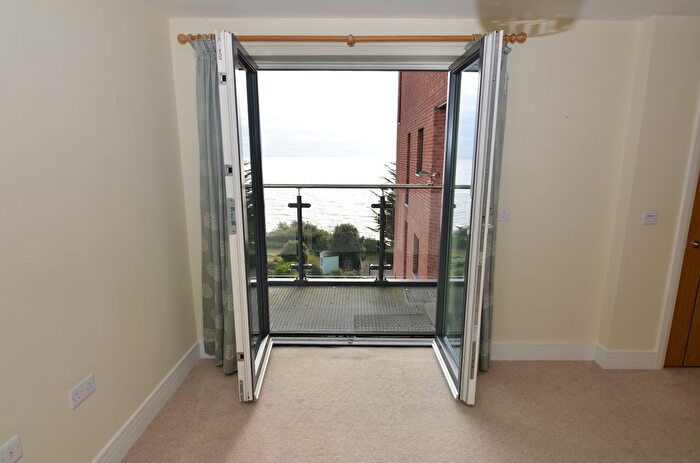 1 Bedroom Flat For Sale In Hamilton Gardens, Felixstowe, IP11