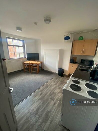 3 Bedroom Flat To Rent In High Street, Leamington Spa, CV31