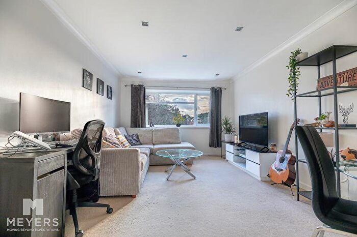 2 Bedroom Apartment For Sale In St. Valerie Road, Bournemouth, BH2