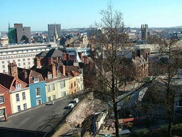 7 Bedroom Maisonette To Rent In Lower Church Lane, Kingsdown, Bristol, BS2