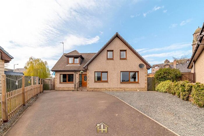 6 Bedroom Detached House For Sale In Middleton Park, Brechin, DD9