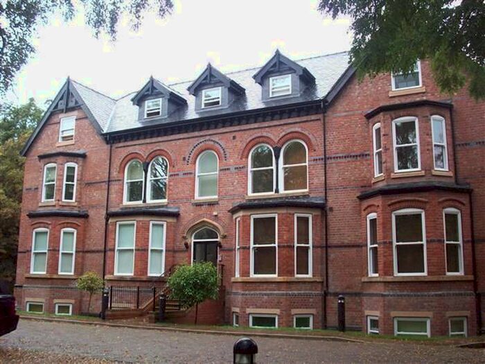 2 Bedroom Flat To Rent In Brentwood Court, Ellesmere Park, Manchester, M30