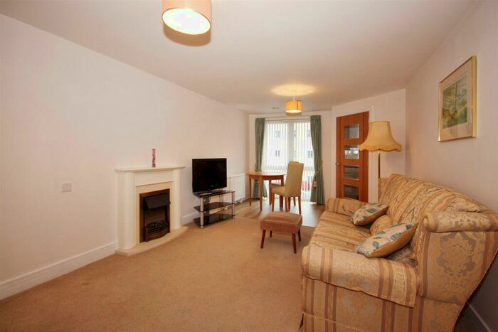 1 Bedroom Apartment For Sale In Wilton Court, Southbank Road, Kenilworth, CV8