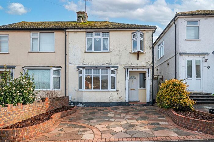 3 Bedroom End Of Terrace House For Sale In Prince Albert Square, Redhill, RH1