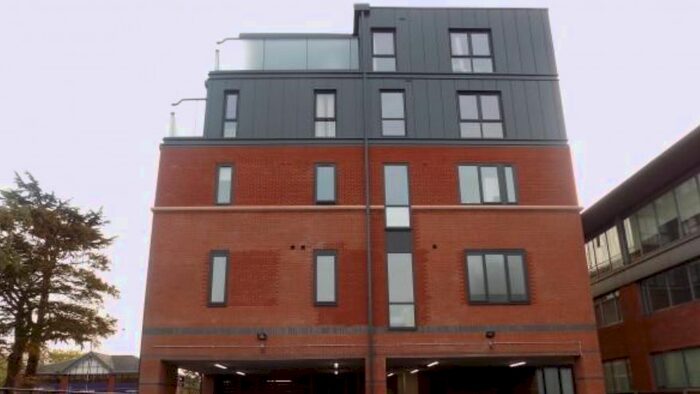 1 Bedroom Flat To Rent In Bath Road, Slough, Berkshire, SL1