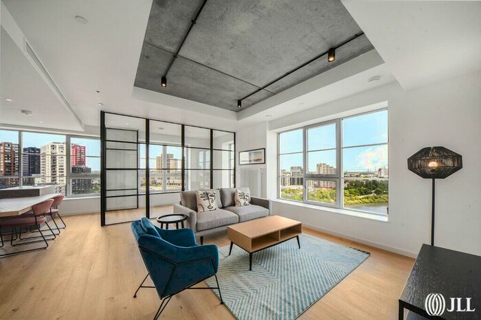 2 Bedroom Flat To Rent In Douglass Tower, Good Luck Hope, E14