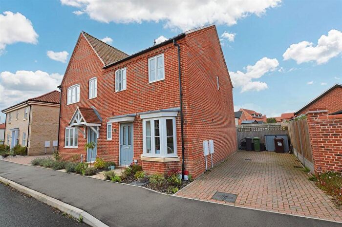 2 Bedroom Semi-Detached House For Sale In Robin Close, Holt, NR25