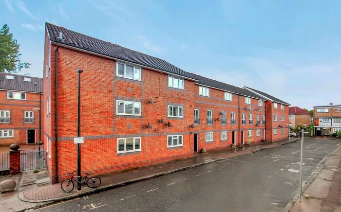 5 Bedroom Terraced House To Rent In Cahir Street, London, E14