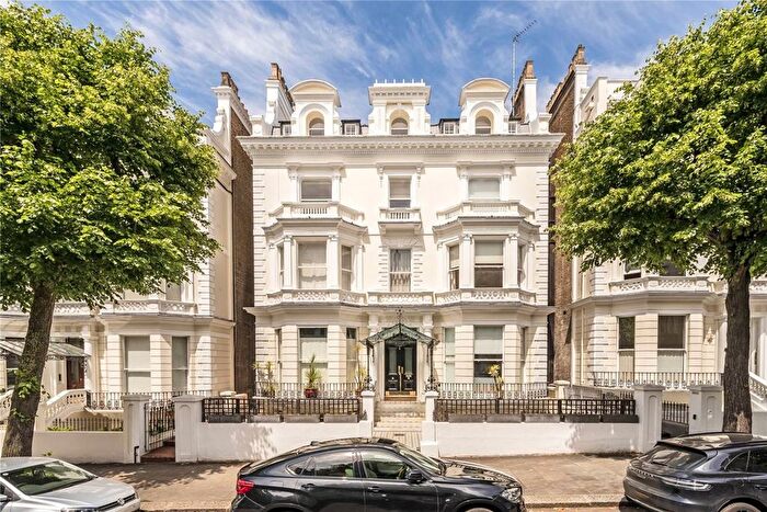 2 Bedroom Flat For Sale In Holland Park, Holland Park, W11