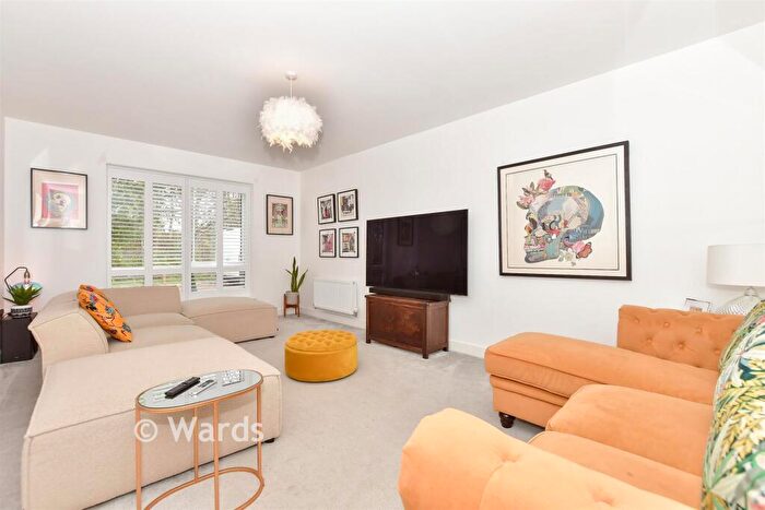 4 Bedroom Detached House For Sale In Merlyn Drive, Kings Hill, West Malling, Kent, ME19