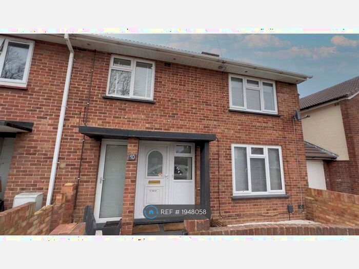 3 Bedroom Terraced House To Rent In Elliott Crescent, Bedford, MK41