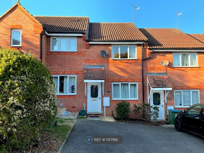 2 Bedroom Terraced House To Rent In Clover End, Buckingham, MK18