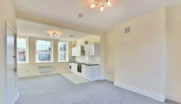 Studio To Rent In Allitsen Road, London, NW8