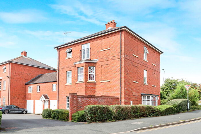 2 Bedroom Apartment For Sale In St. Peters Way, Stratford-upon-Avon, CV37