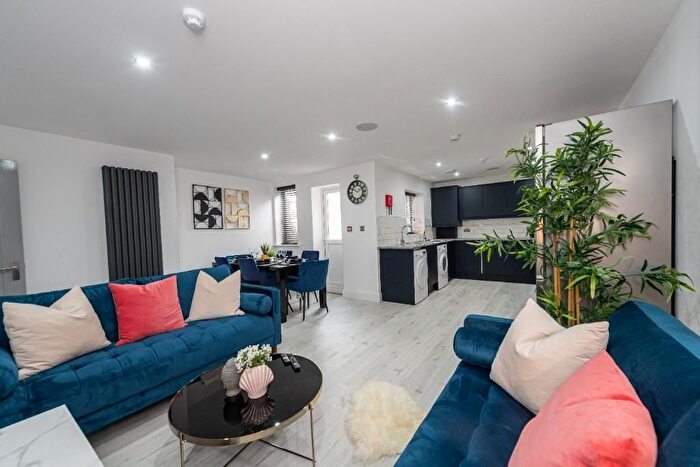 6 Bedroom Semi-detached House To Rent In Cranborne Road, Liverpool, L15