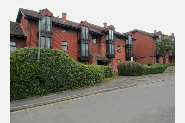1 Bedroom Flat To Rent In Ellingham, Midhope Road, Woking, GU22
