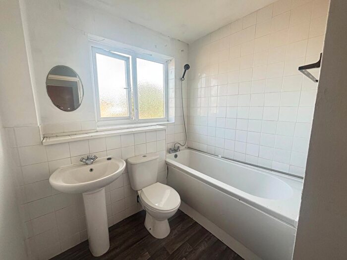 2 Bedroom Flat To Rent In Coptefield Drive, Belvedere, Rl, Uk, DA17
